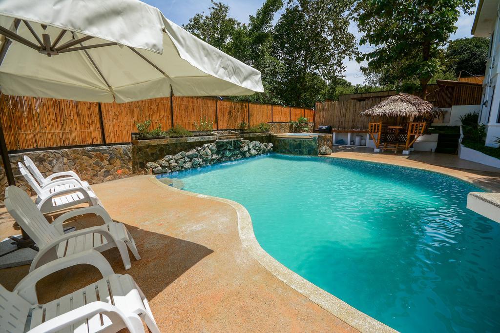 Hilltop Pool And Villa Puerto Princesa Exterior foto